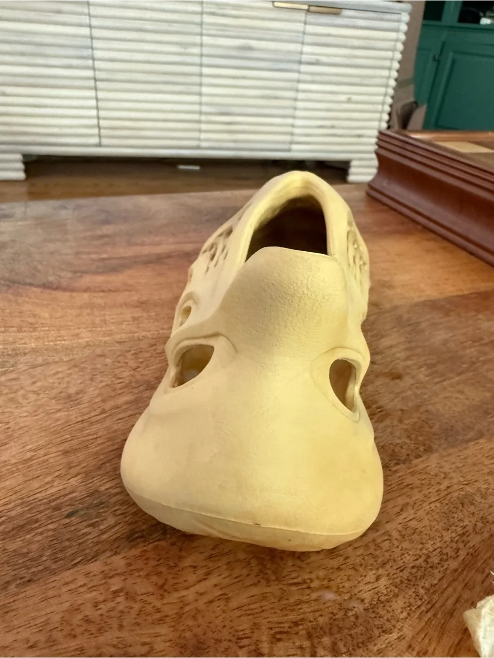 Yeezy Foam RNNR Ochre GW3354 Foam Runner Slides Ochre